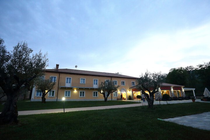 Hotel 4 of 35