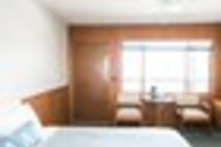 Room 23 of 510
