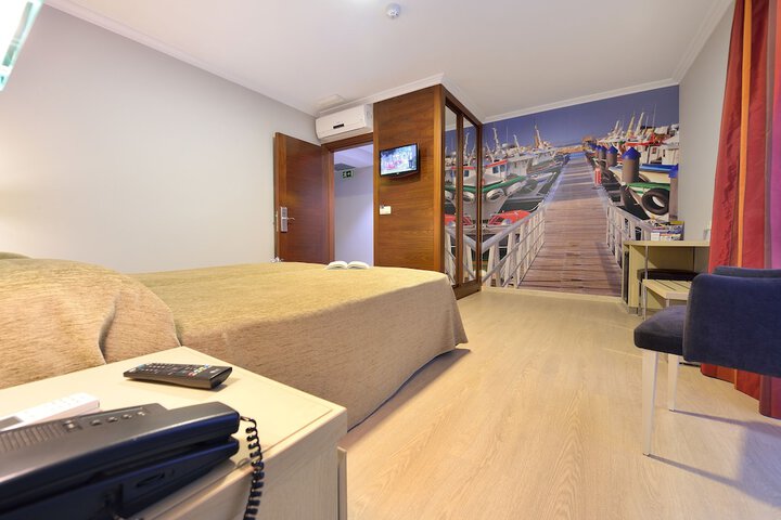 Room 6 of 34
