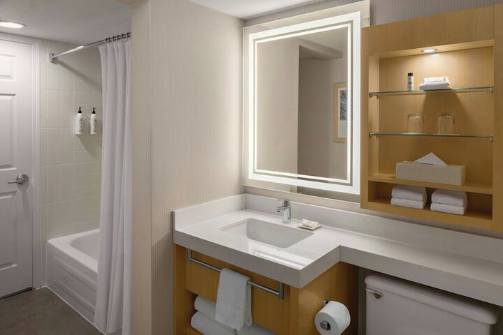 Room 21 of 39