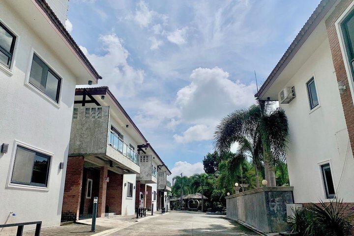Koregon Hotel & Pool Villas