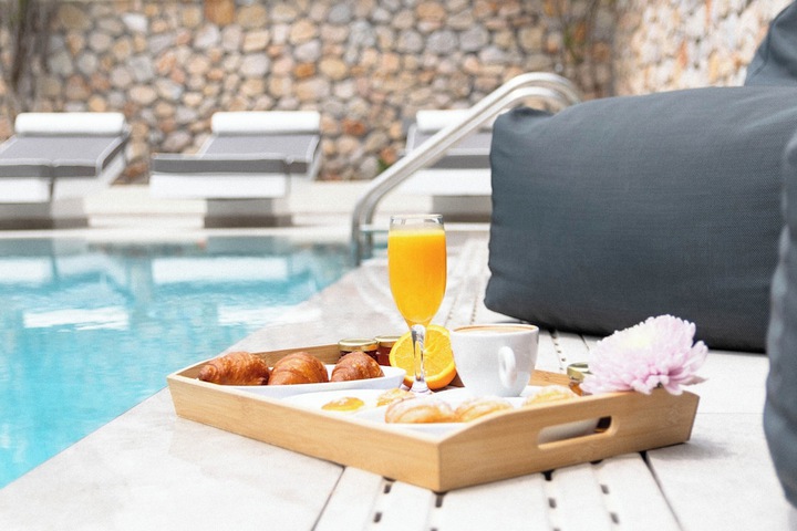 Pool Hotel