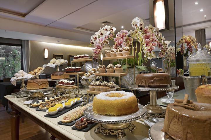 Breakfast/Coffee Service 107 of 116