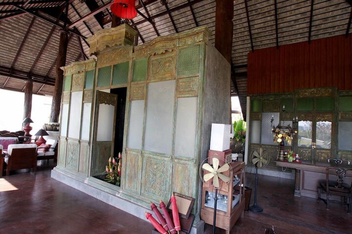 Lobby Entry