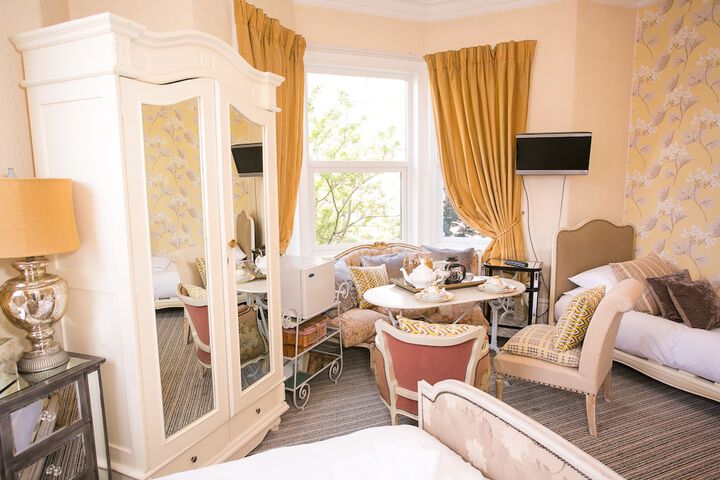Room 63 of 250
