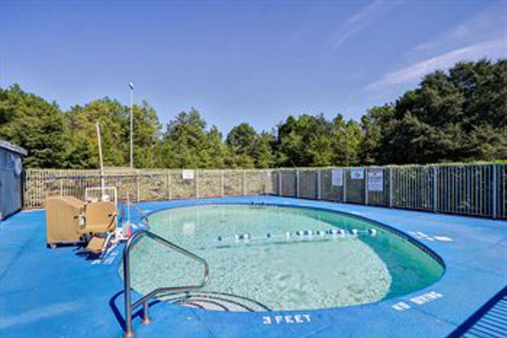 Pool 43 of 49