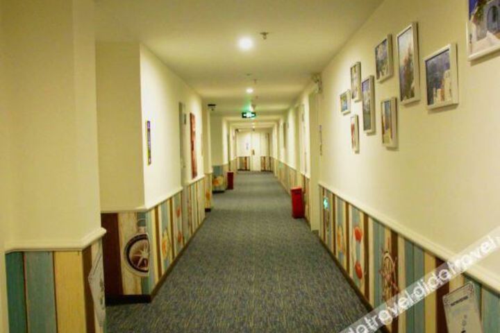 Hotel Interior 9 of 26