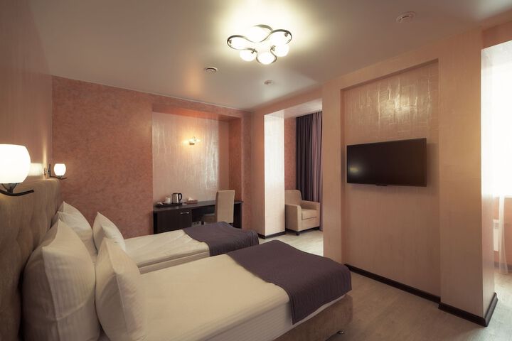 Room 9 of 39