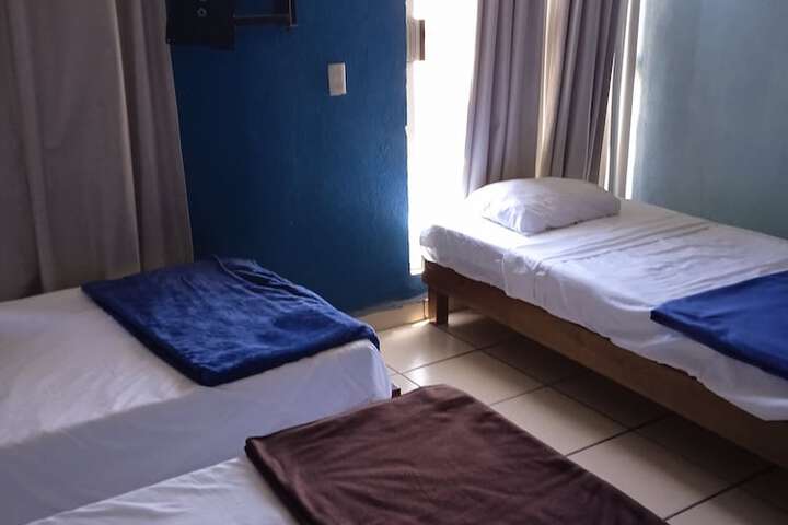 Room 6 of 8