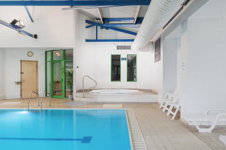Hotel Pool
