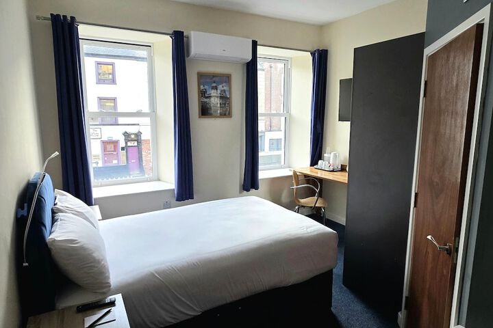 Room 34 of 69