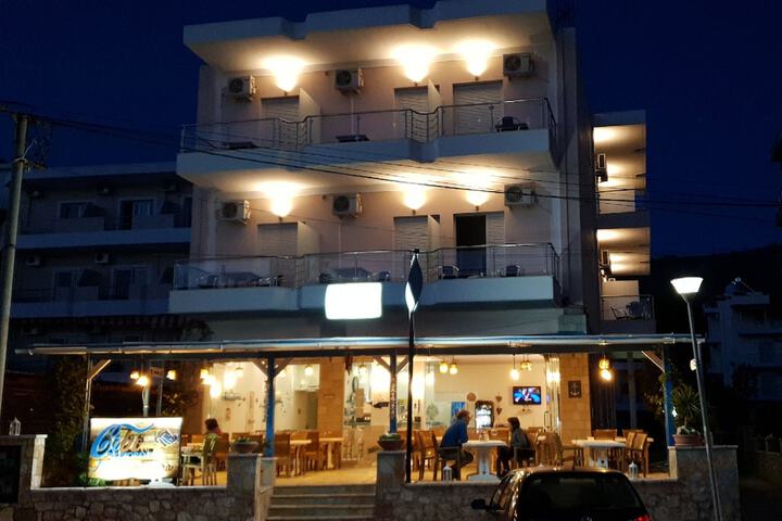Golden Hotel