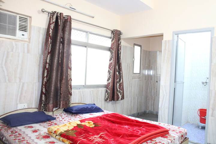 Room 4 of 20