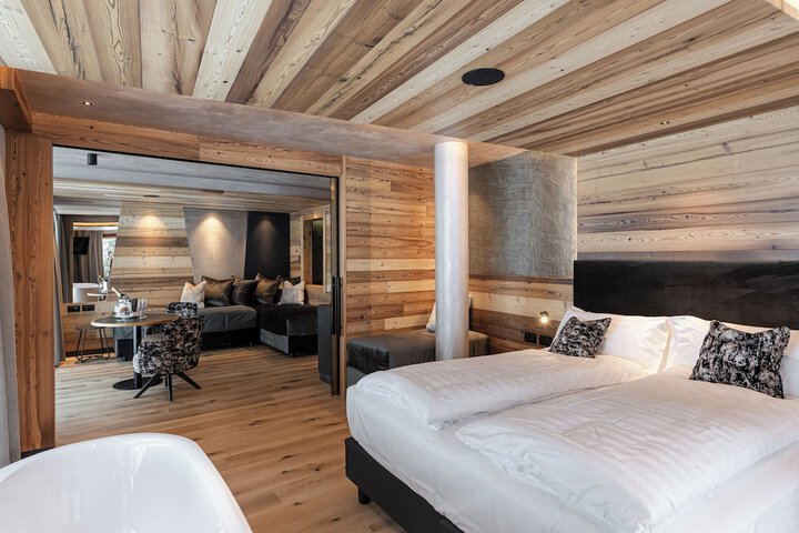 Room 33 of 75