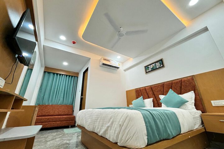 Room 3 of 26