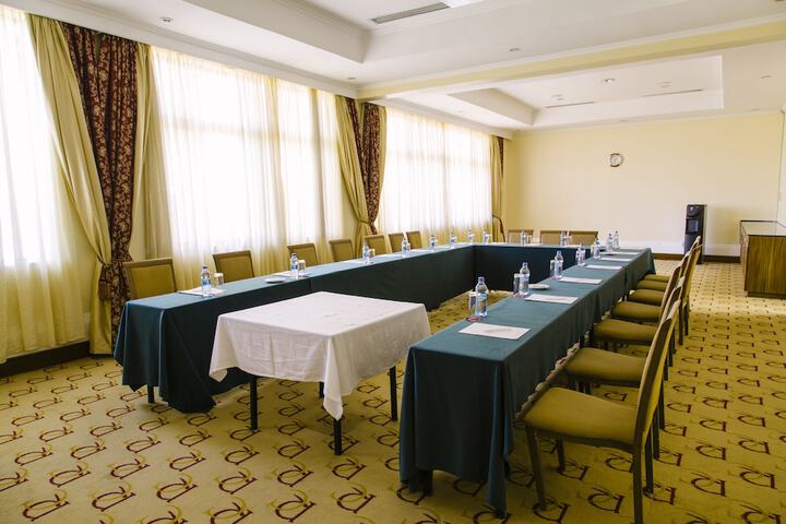 Ballroom/Hall 64 of 96