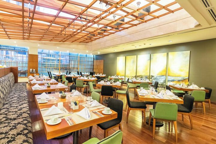 Dining 70 of 147