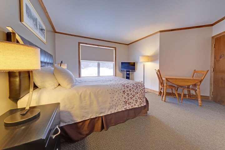 Room 3 of 34