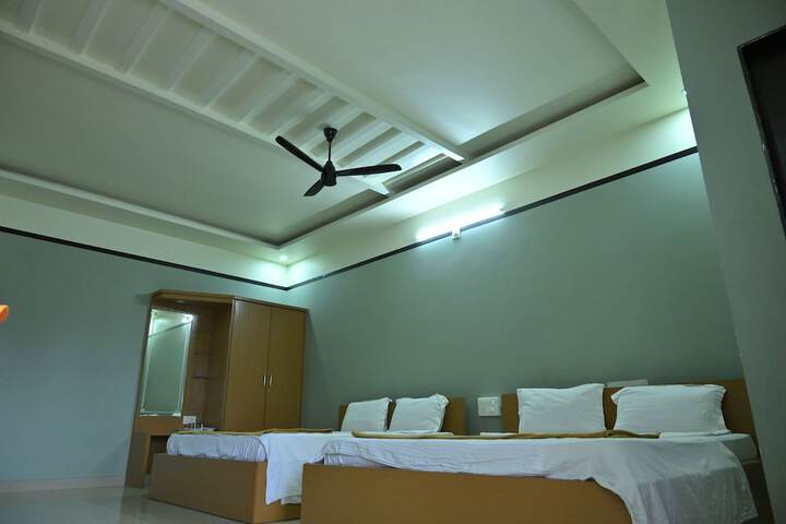 Room 6 of 7