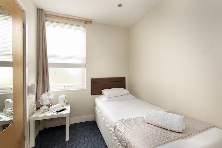 Room 3 of 30