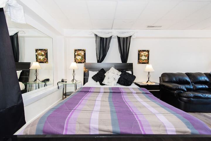 Room 9 of 43