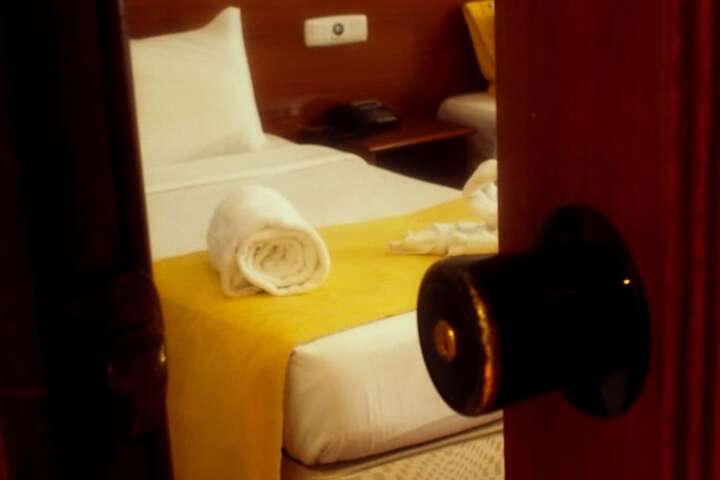 Room 8 of 38