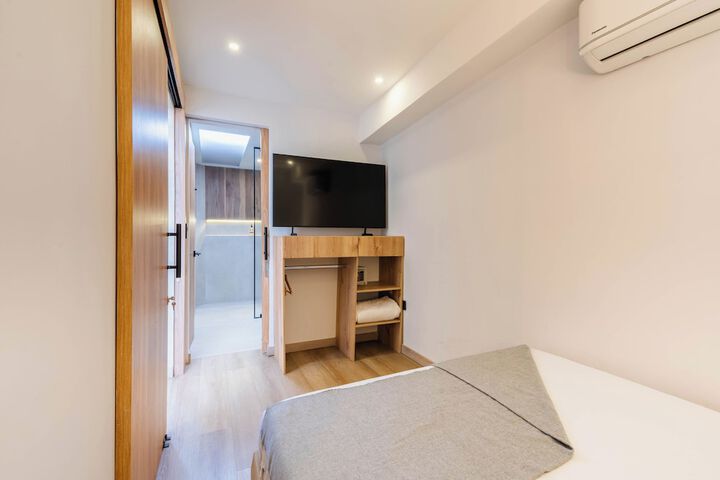Room 65 of 137
