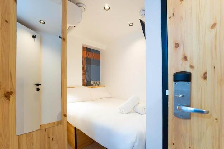 Room 5 of 43