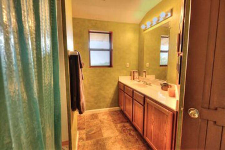 Room 3 of 40