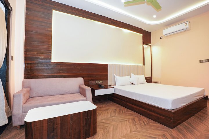 Room 9 of 40