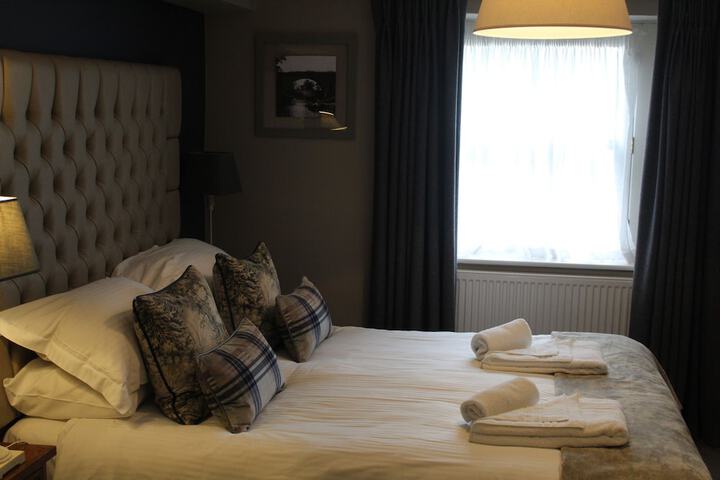 Room 4 of 52
