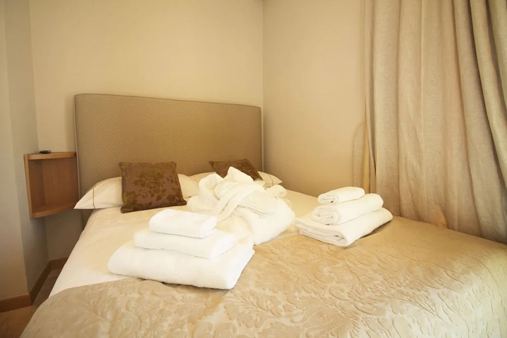 Room 3 of 12