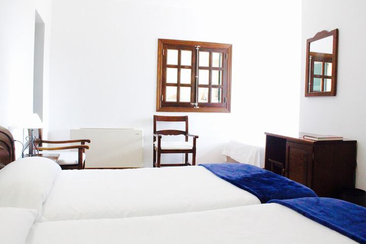 Room 3 of 34