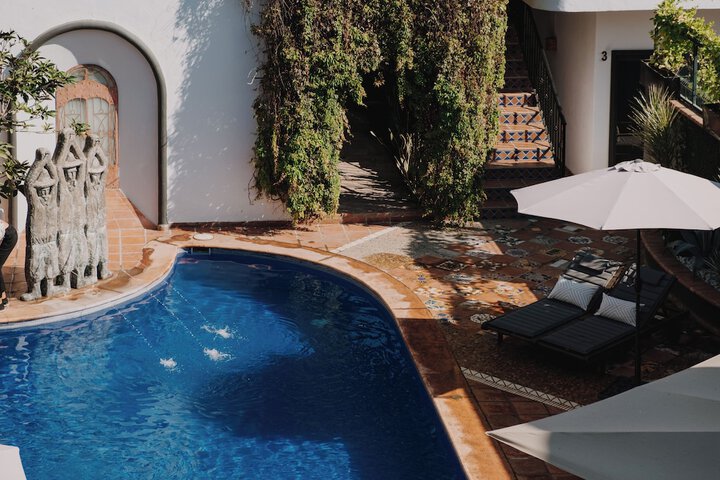 Pool 12 of 25