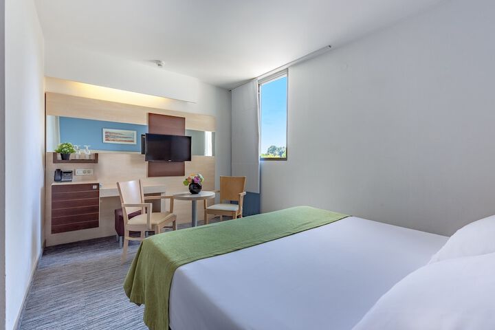 Room 8 of 70