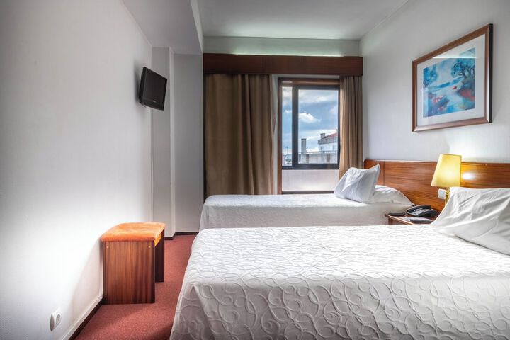 Room 28 of 75