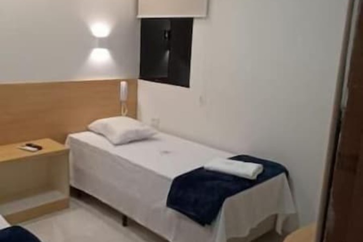Room 10 of 19