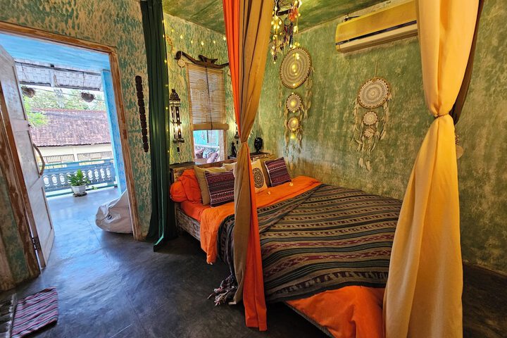 Room 28 of 71