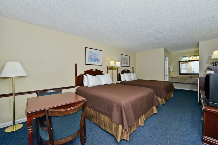 2 Double Beds (2 of 5)