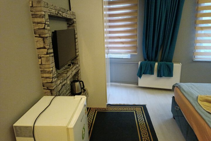 Room 1 of 12