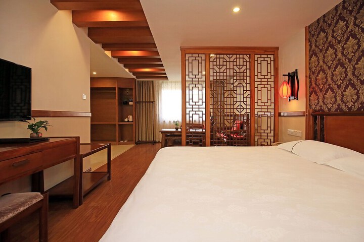 Room 18 of 51