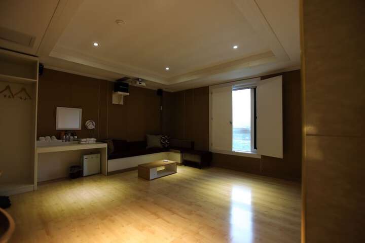 Room 2 of 12