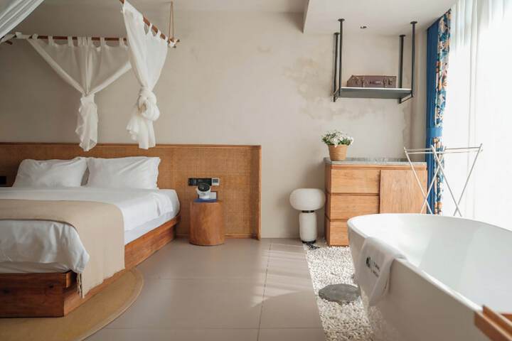 Room 4 of 62