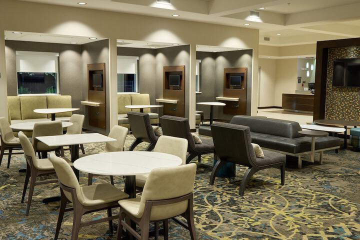 Lobby lounge
