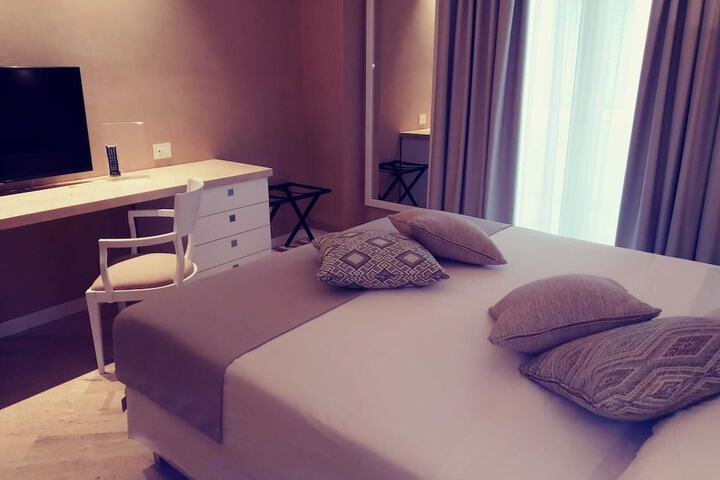 Room 6 of 26