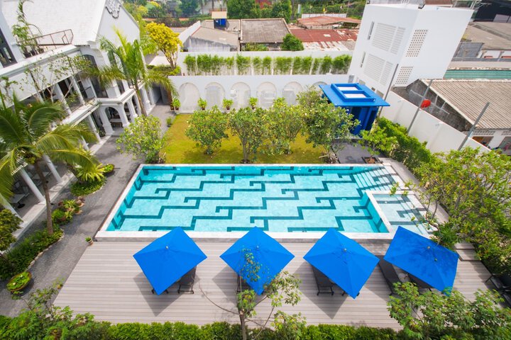 Pool 56 of 144