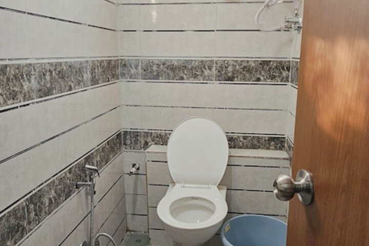 Room 12 of 22