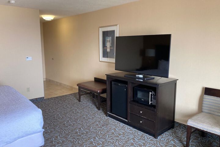 Room 10 of 42