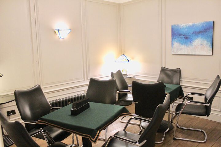 Lounge 21 of 33