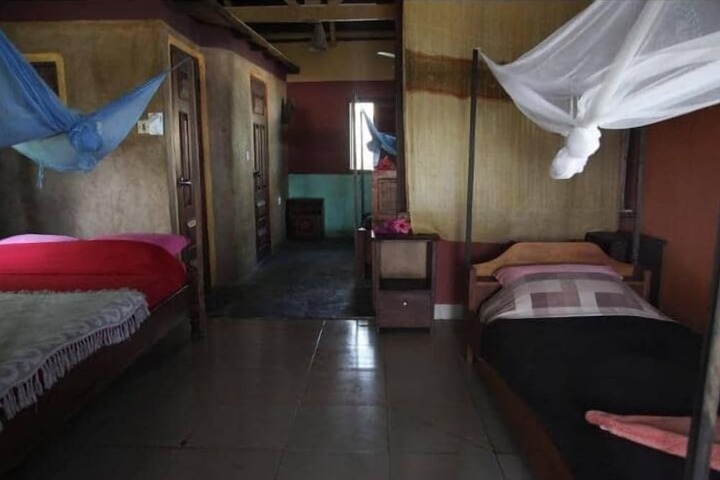Room 8 of 40